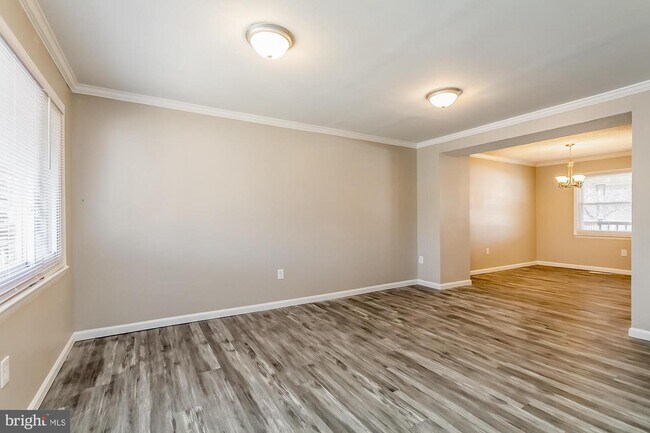 Building Photo - 702 Seawall Rd