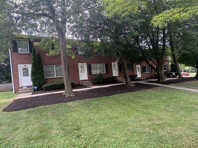 Building Photo - 1528 Blue Course Dr