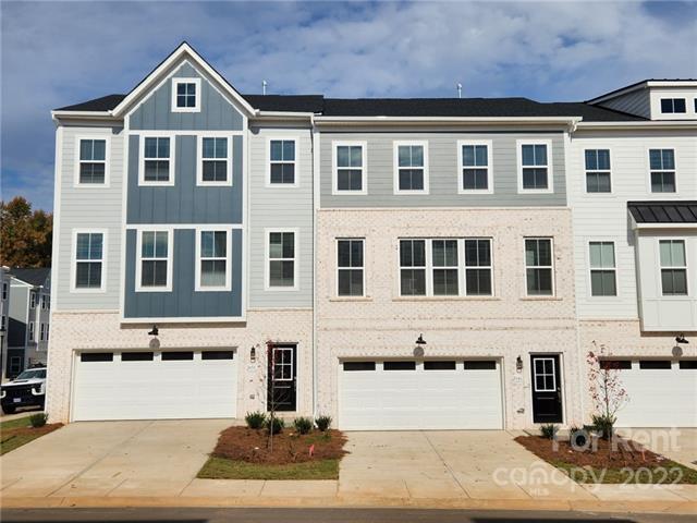 Primary Photo - 2636 Roseglen Ln
