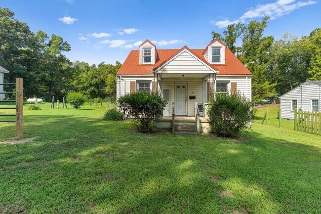 Foto del edificio - Newly Remodeled 3-Bedroom Home in Town of Blackstone!