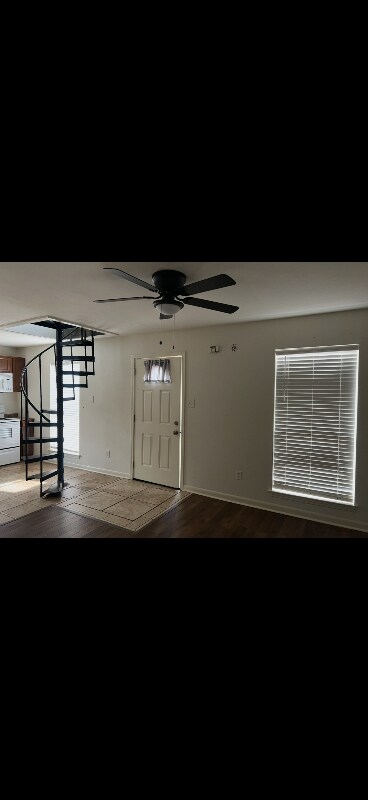 Foto del edificio - 664 Confederate Ridge Dr