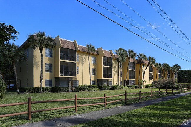 Building Photo - 450 NW 20th St