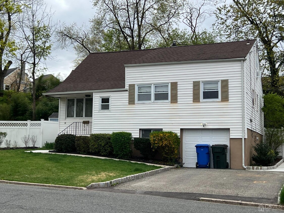 Foto principal - 38 Brandywine Rd