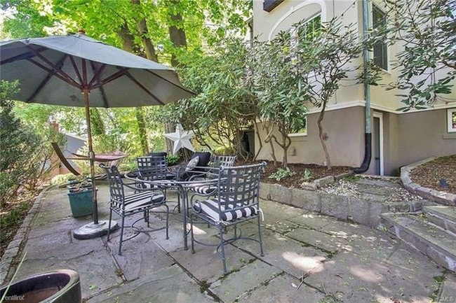 Building Photo - 2 br, 3 bath House - 28 Wildway