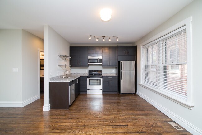 Building Photo - 3116 Lackland Ave