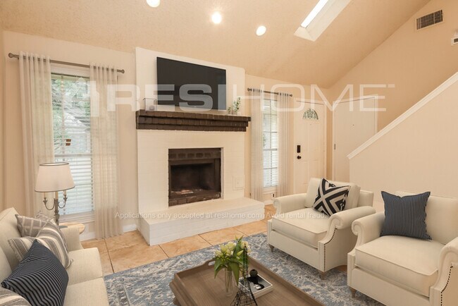 Foto del edificio - 6402 Wild River Dr