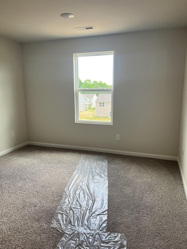 Building Photo - 1558 Cannan Mountain Dr