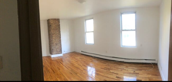 Building Photo - 323 Fillmore St
