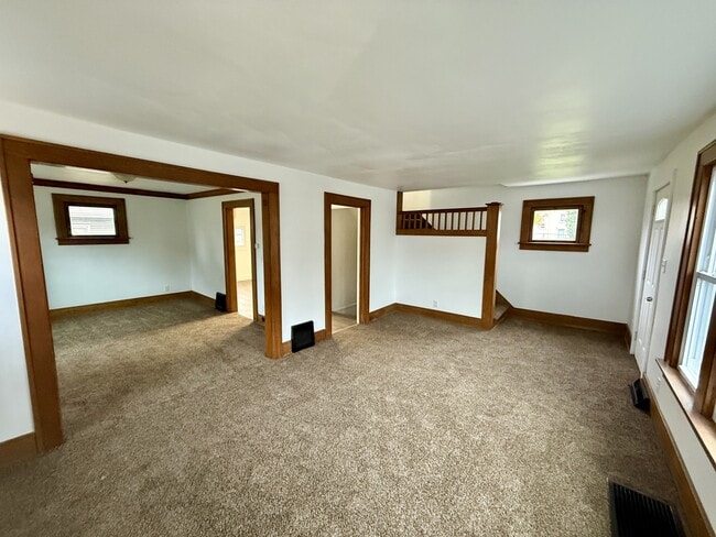 Building Photo - 846 Lee Dr