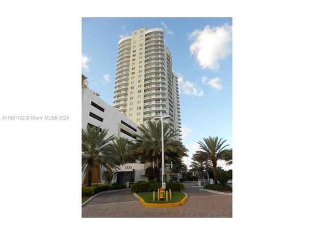 Building Photo - 1755 E Hallandale Beach Blvd