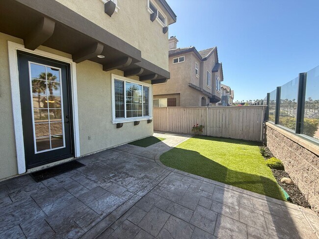 Foto del edificio - Beautiful Otay Ranch Home with Spacious Floor Plan and Private Backyard