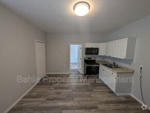 Building Photo - 103 S Westland Ave