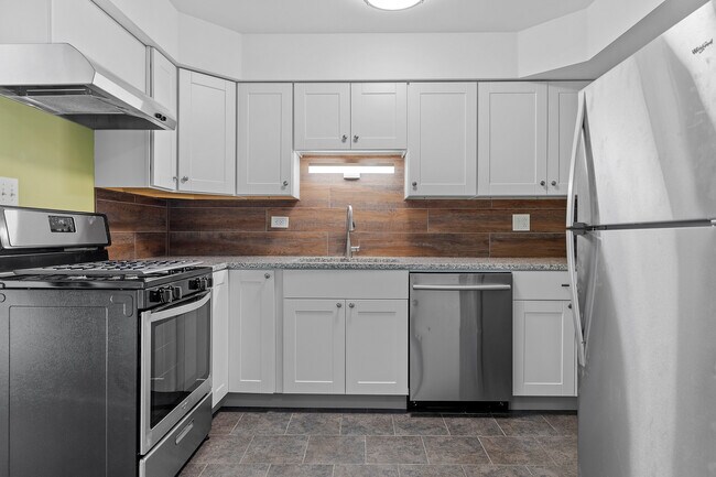Building Photo - 17138 71st Ave
