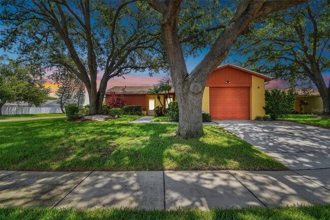 Foto del edificio - 907 Old Field Dr
