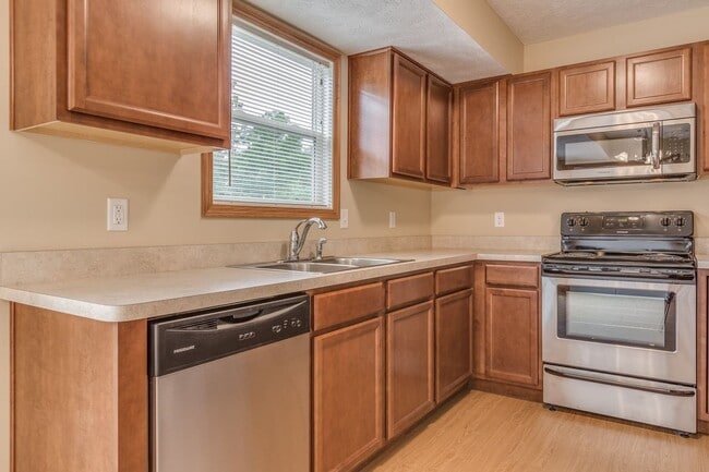 Building Photo - BELOW MARKET RENT!