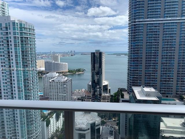 Foto principal - 1010 Brickell Ave