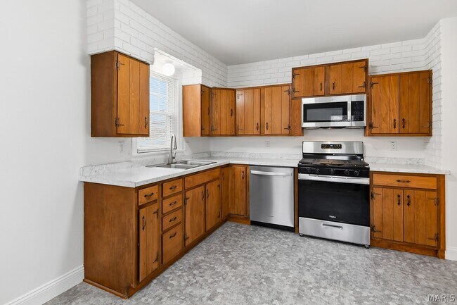 Foto del edificio - 5826 Telegraph Rd