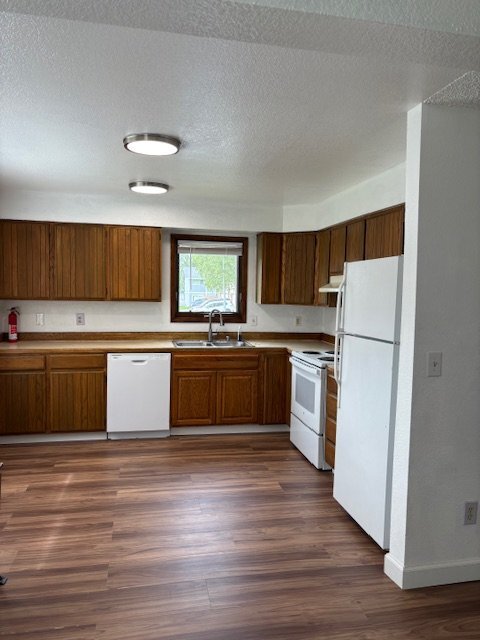 Building Photo - 1180 Golden Dawn Cir