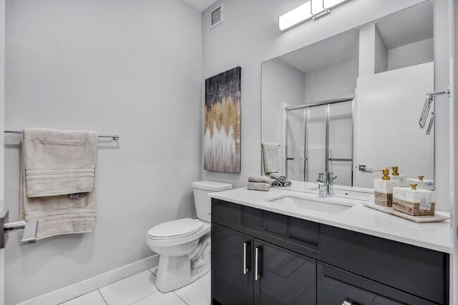 Building Photo - Bonavista on the Lake