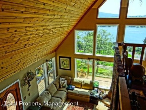 Building Photo - 1675 NE Regatta Way