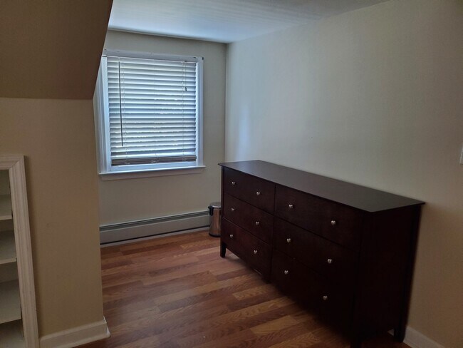 Building Photo - 176 Kakeout Rd