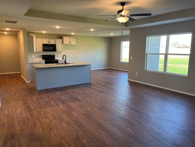 Building Photo - Republic School District