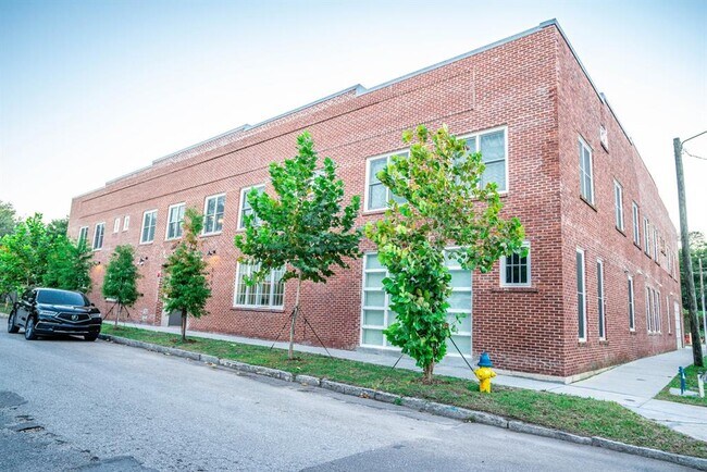 Building Photo - 3108 N Jefferson St