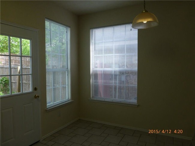 Foto del edificio - 18064 Kelly Blvd
