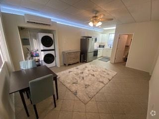 Building Photo - 2426 Suncrest Blvd