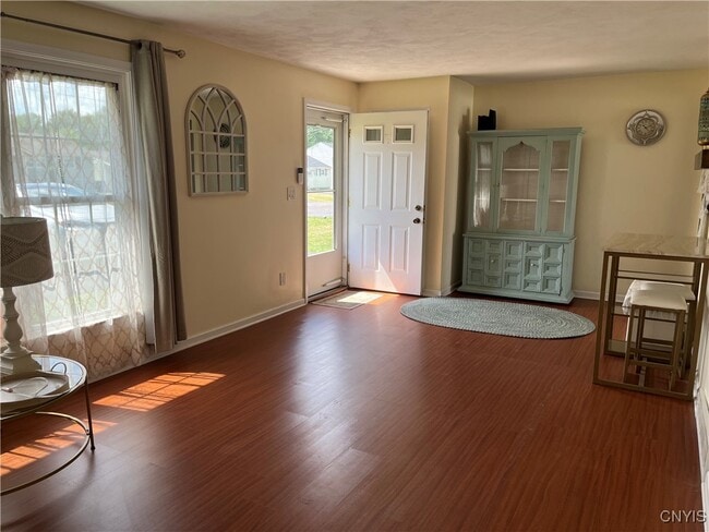 Building Photo - 304 Pleasantview Dr