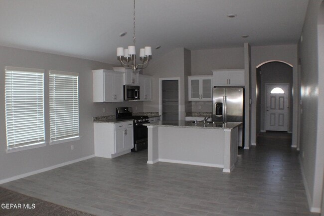 Building Photo - 1014 Rebeca Wy