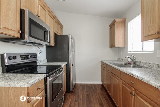 Foto del edificio - 4213 E Market St