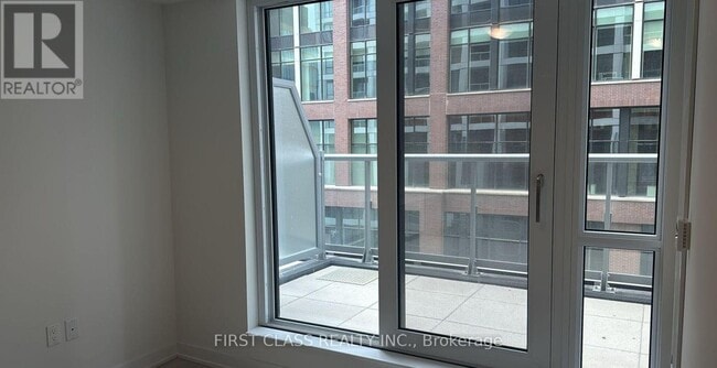 Building Photo - 15 Richardson St