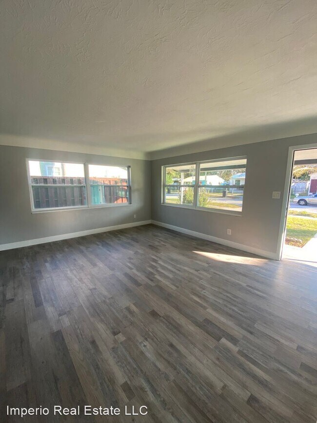 Foto del edificio - 2 br, 1 bath House - 5117 12th Ave S