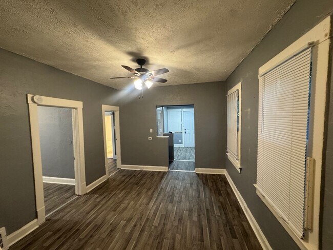 Building Photo - 6107 Fullerton Ave