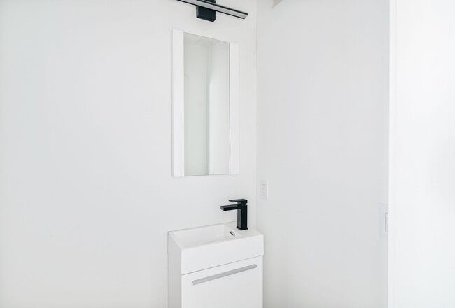 Building Photo - Hagert Street Estates