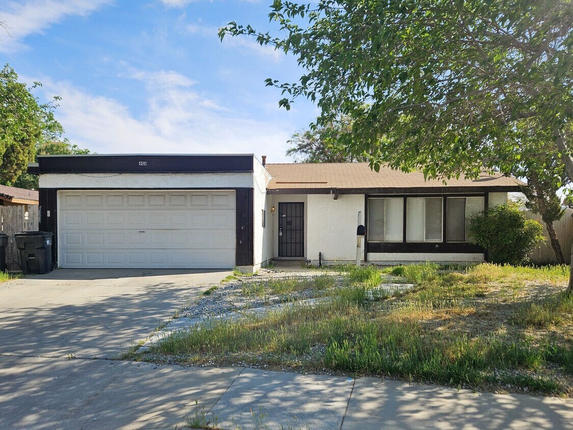 Foto principal - New Listing!