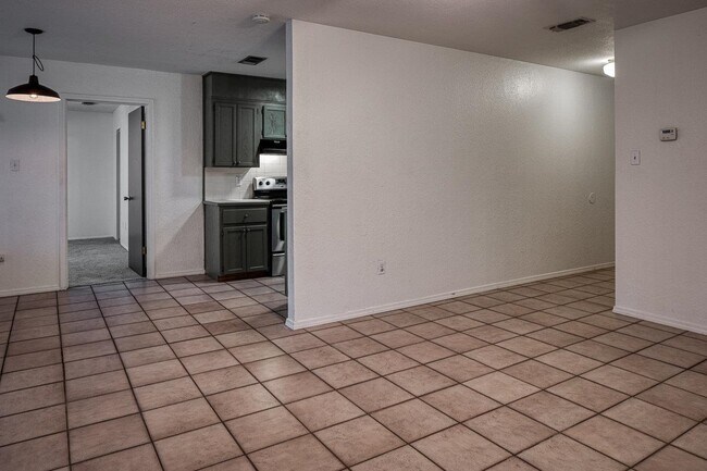 Building Photo - 104 Sombrero Dr