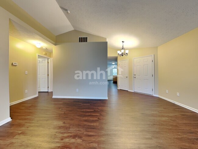 Building Photo - 224 Heftner Circle