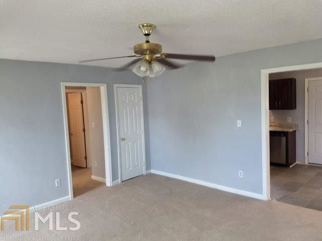 Foto del edificio - 114 Charlie Lee Cir