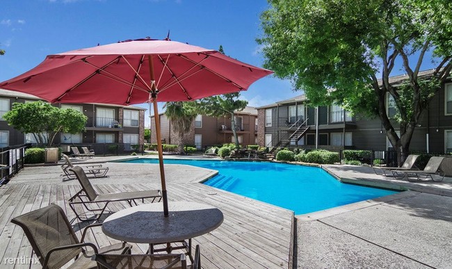 Foto del edificio - 8001 W Tidwell Rd