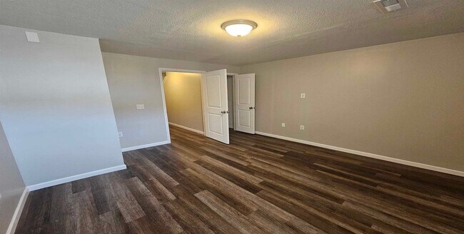 Foto del edificio - 4826 Loblolly Dr