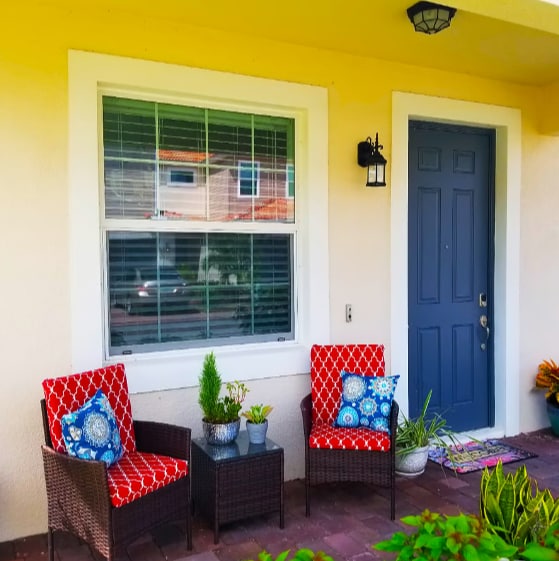 Building Photo - Beautiful FULLY FURNISHED 3 bedroom, 2.5 b...