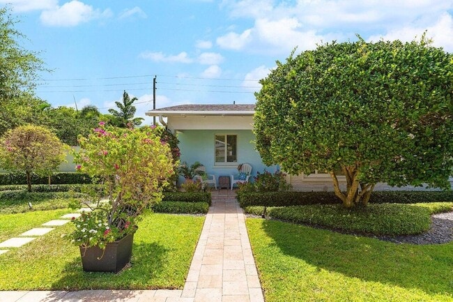 Photo - 340 NE 7th Ave House