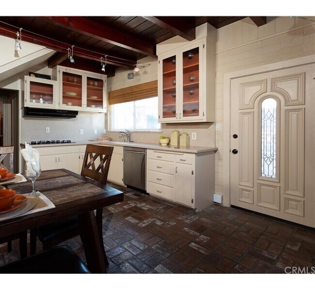 Welcome Home - 34 60th Pl