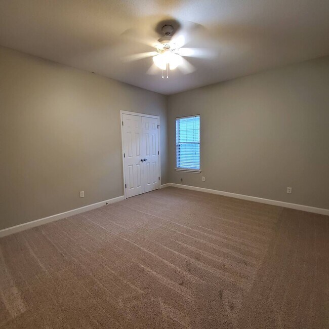 Foto del edificio - Luxurious and Spacious 3BR/2BA Rental Home...