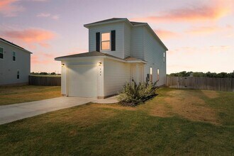 Building Photo - 424 Marty Allen Lp