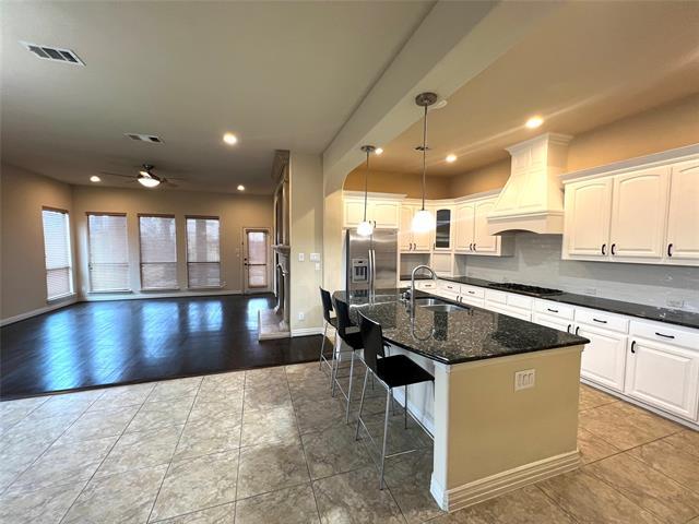 Building Photo - 2043 Loma Alta Dr