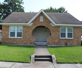 Building Photo - 2513 Cleburne St