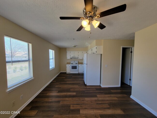 Foto del edificio - 3802 W 25th St